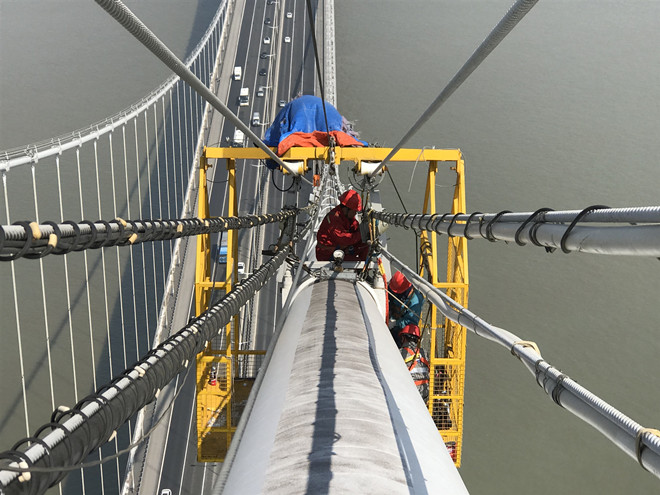 预防为主,防治结合——润扬大桥公司完成主缆索夹螺杆紧固与防护施工