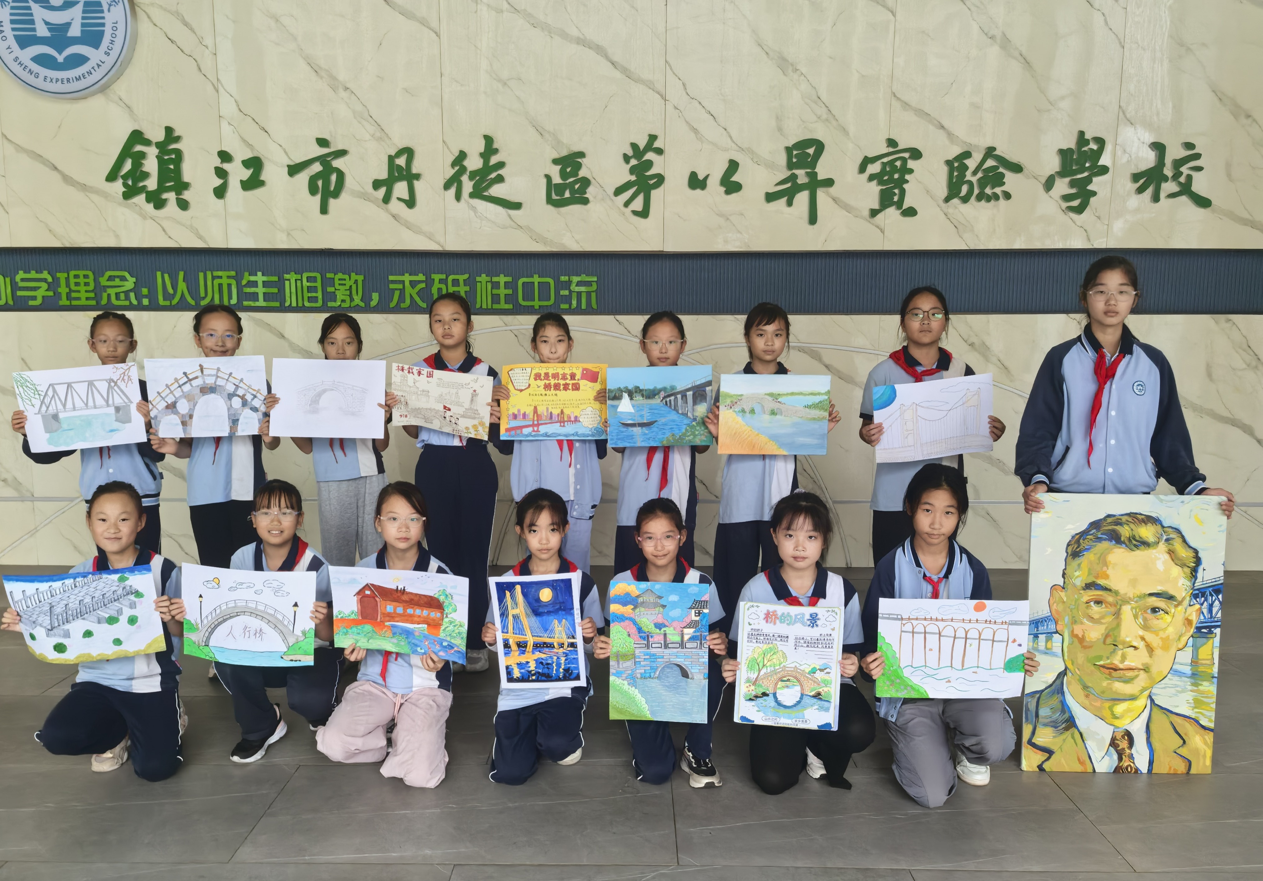 学生展示书画1.jpg
